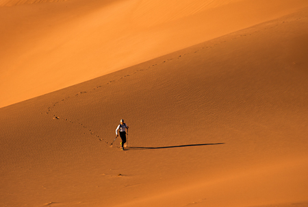 Stefano Miglietti, Attraversata dei deserti di M'Hamid el Ghizlane, Morocco 2018 - photo by Nik Barte
